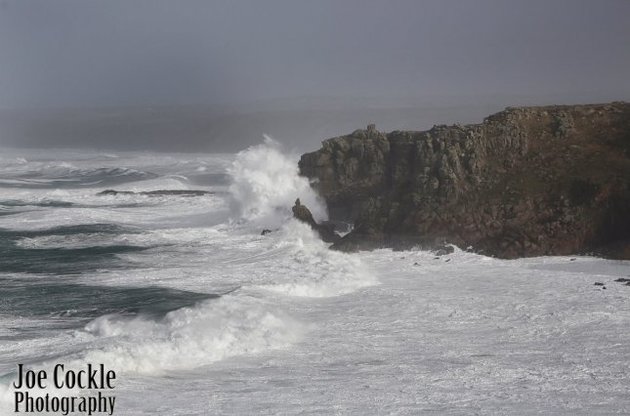Шторм знеструмив десятки тисяч будинків у Франції