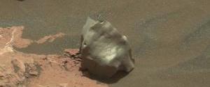 Curiosity обнаружил на Марсе металлический метеорит