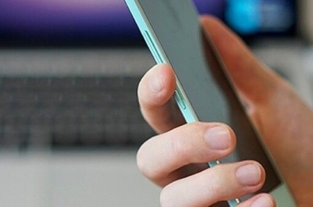 Жителі Росії можуть позбутися смартфонів через Путіна і його друзів з ФСБ