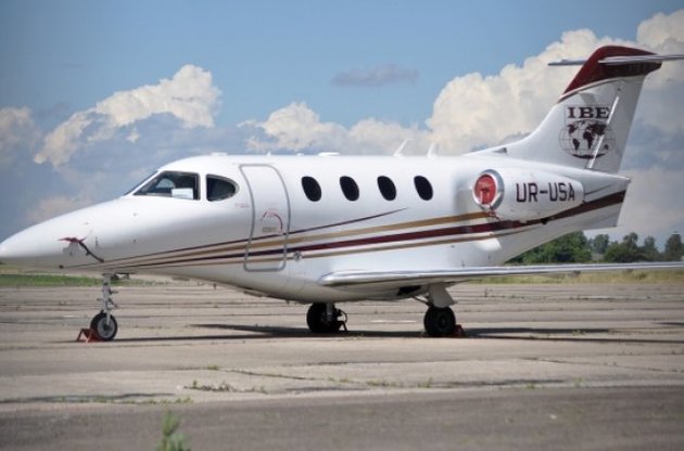 Украинские переговорщики летают в Минск на частных самолетах