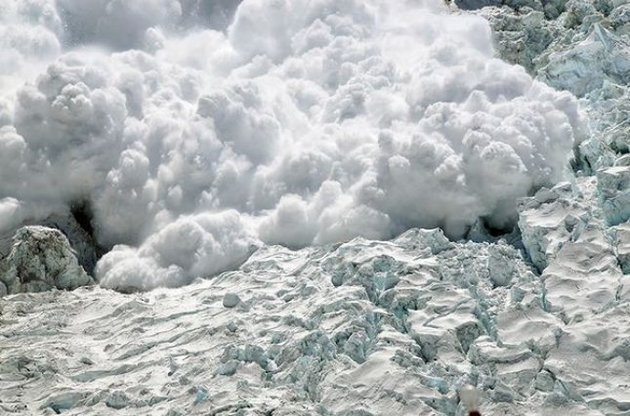 Кількість жертв сходження лавини в Італії зросла до 16 осіб