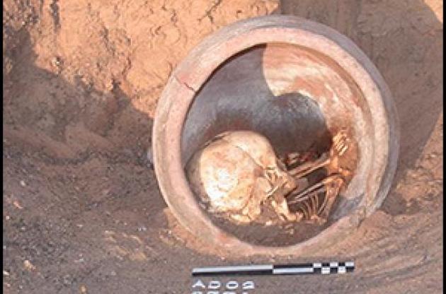 Археологи рассказали о причинах погребения детей в горшках в Древнем Египте
