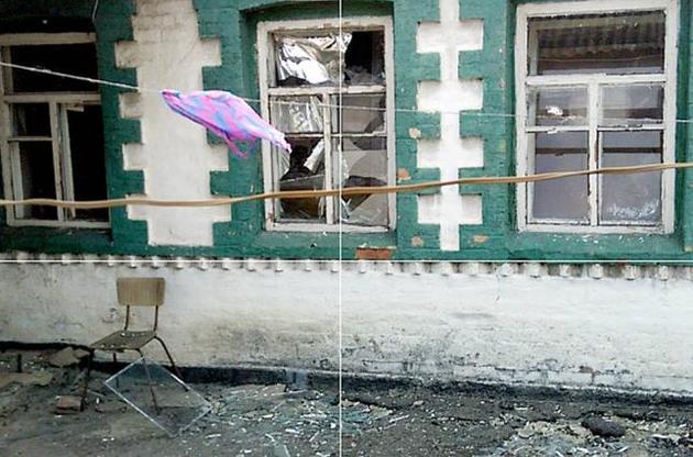 Боевики обстреляли Марьинку, горят несколько домов – полиция