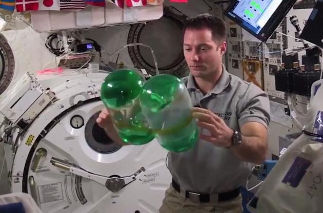 Астронавт ESA опублікував відео експерименту з водою в стані невагомості