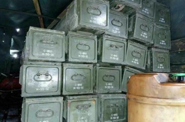 Ракети зберігали в ящиках в звичайному гаражі