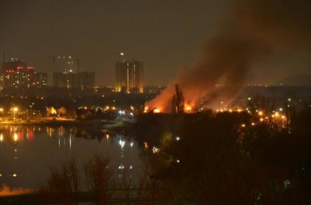 В Киеве произошел пожар на территории оздоровительного комплекса