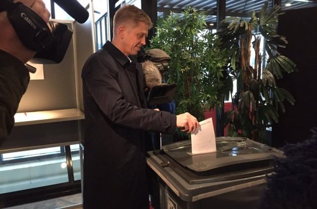 Вибори в Нідерландах: за дві години у містах вже проголосували 10% виборців