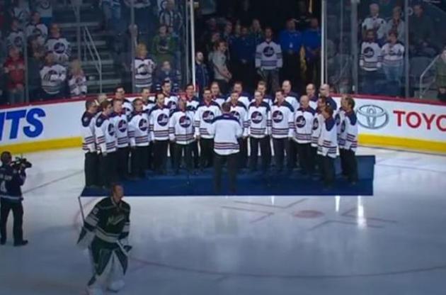 Украинский хор исполнил гимны перед поединком в НХЛ