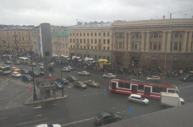 Генпрокуратура РФ назвала взрыв в метро Санкт-Петербурга терактом, а потом передумала