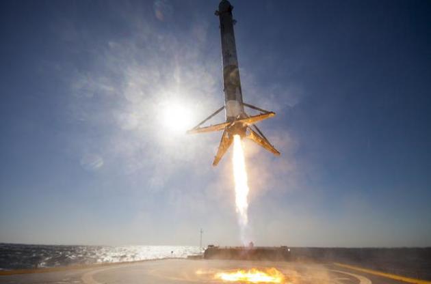 Опубликовано видео посадки уже летавшей ракеты Falcon 9