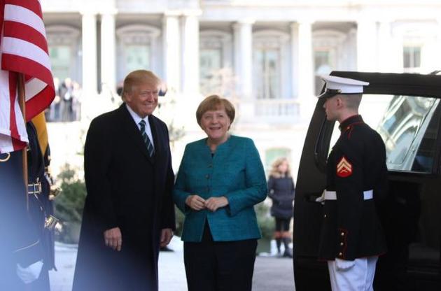 Трамп і Меркель обговорили ситуацію в Донбасі