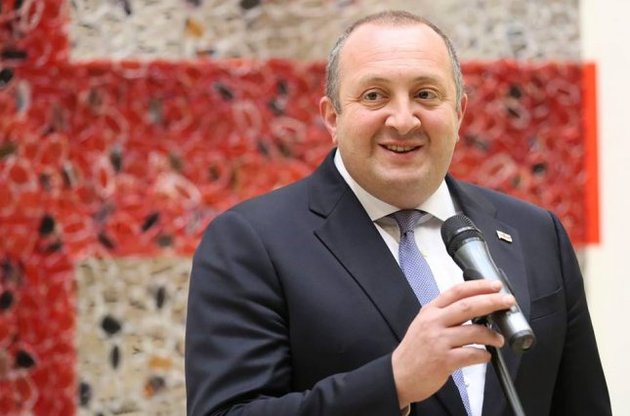 Грузинский президент увидел "крымский сценарий" в Южной Осетии