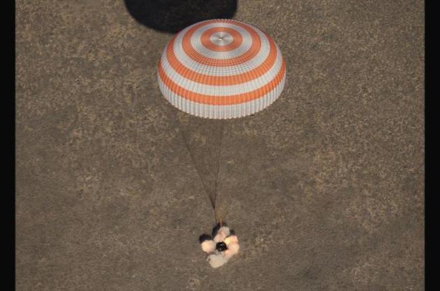 Экипаж МКС приземлился в Казахстане