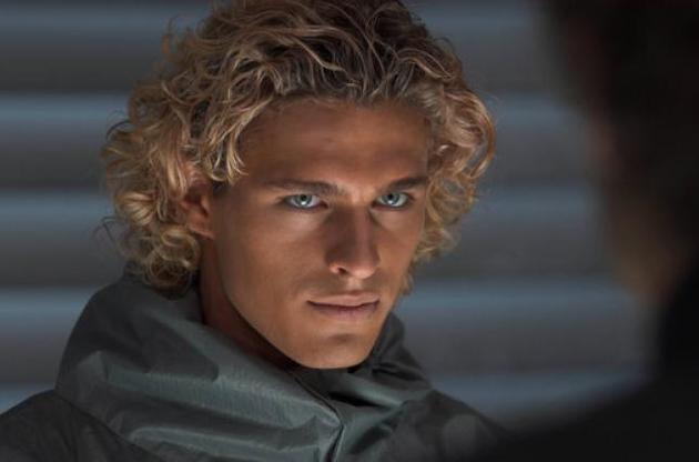 Василь Степанов викинувся з вікна