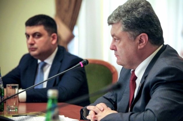 Стало відомо, як часто спілкуються Гройсман і Порошенко