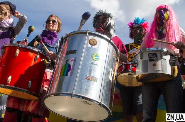 Хрещатик чекає учасників гей-параду