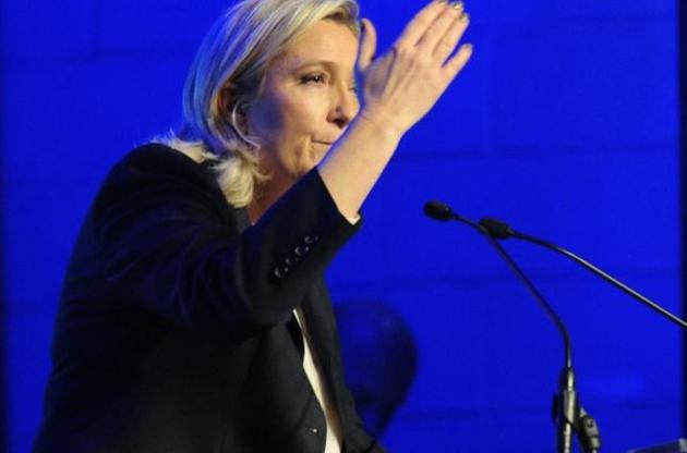 Ле Пен обвинила Фийона в предательстве избирателей