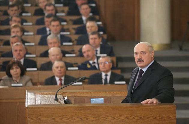 Находящийся при власти четверть века Лукашенко признался в страхе либеральных реформ