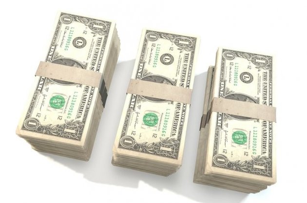 НБУ понизил официальный курс гривни до 26,84 грн/доллар