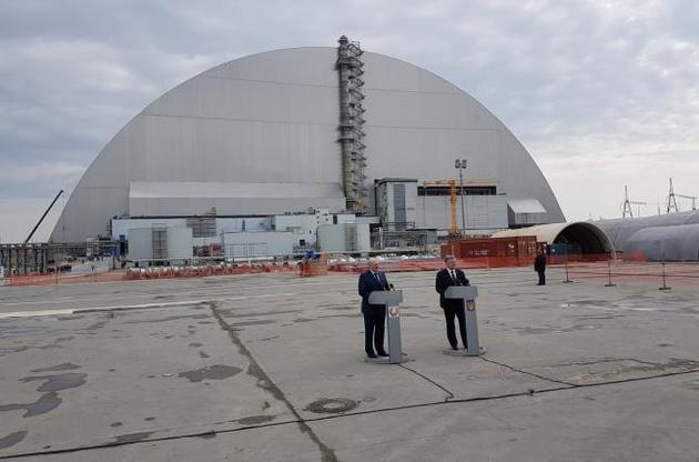 Порошенко анонсировал завершение строительства конфайнмента на ЧАЭС к ноябрю