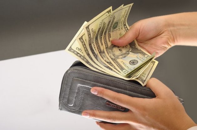 НБУ повысил официальный курс гривни до 26,58 грн/доллар