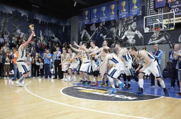 "Дніпро" обіграв "Черкаські Мавпи"