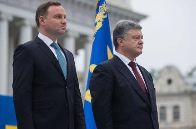 Порошенко та Дуда домовилися про координацію легалізації поховань в Україні та Польщі