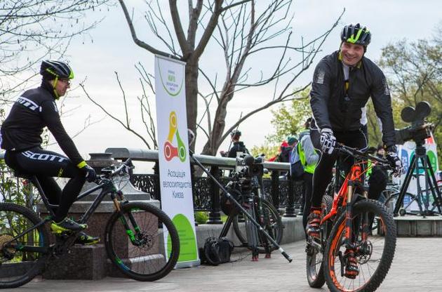 Кличко надеется, что велосипедистам будет безопасно ездить на больших проспектах