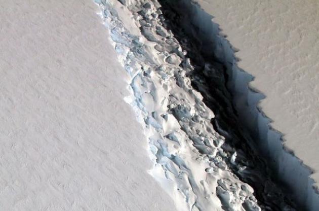 ESA показало на відео народження величезного айсберга в Антарктиді