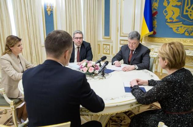 Порошенко предложил учесть особые потребности 10% украинских детей