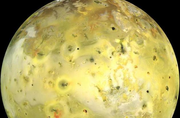 Ученые наблюдали волны на лавовом озере спутника Юпитера