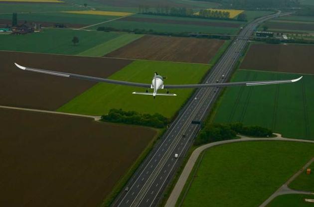 Самолет может достигать высоты 25 тысяч метров