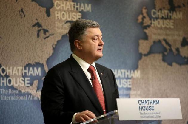 Порошенко радий перемозі Макрона