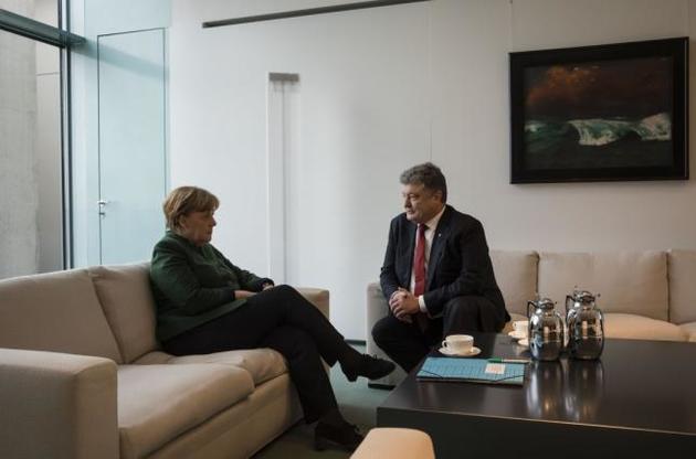 Порошенко и Меркель обсудят подготовку встречи глав "Нормандского формата"