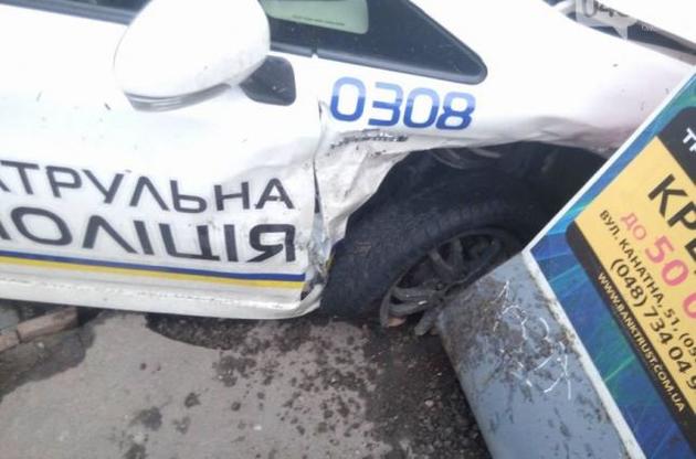 Автомобиль копов протаранил другое авто