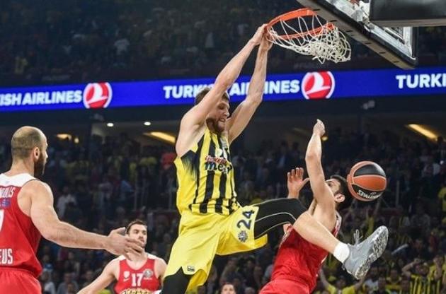 &quot;Фенербахче&quot; в финале уверенно обыграл греков