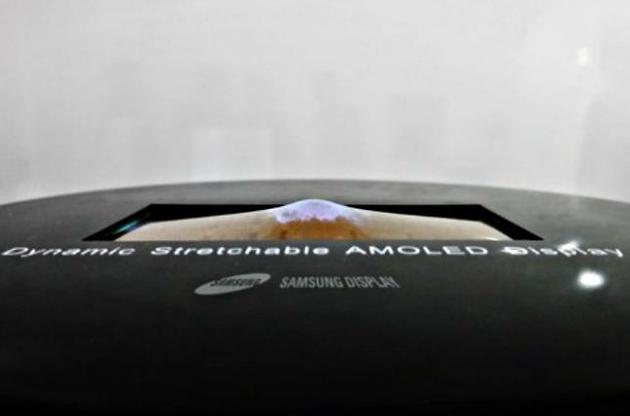 Samsung представила растягивающийся OLED-дисплей