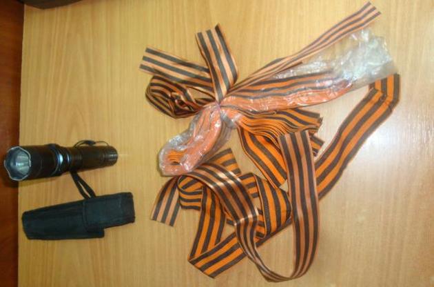 Георгіївські стрічки можуть відсунути виконання Мінських угод, вважають в МЗС РФ