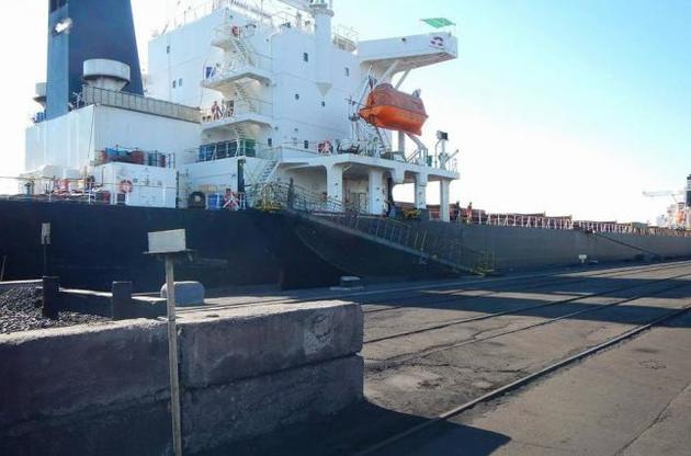 В Україну прибуло судно з африканським антрацитом