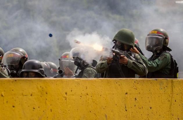 Оппозиция Венесуэлы говорит про участие "людей с криминальным прошлым" в подавлении протестов