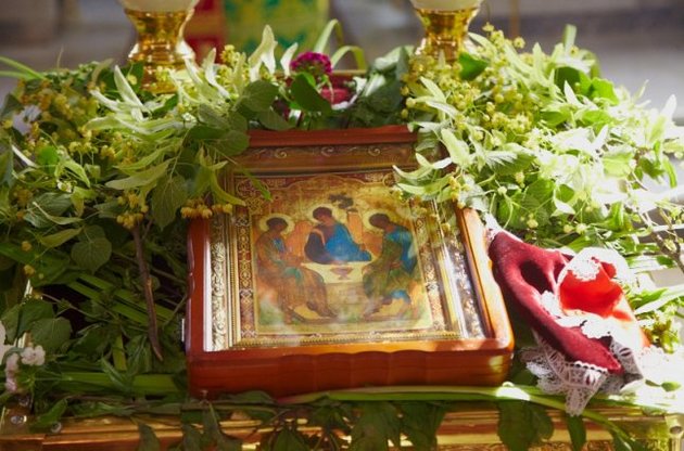 В Украине отмечают День Святой Троицы