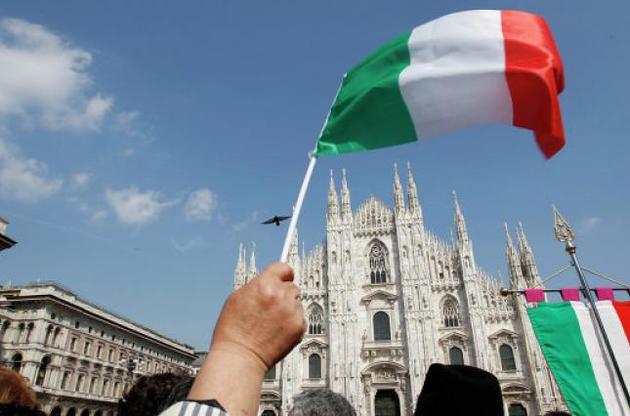 В Италии футбольные фанаты устроили давку на площади, есть пострадавшие