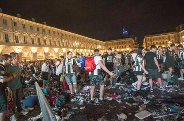 Более тысячи человек пострадали из-за давки в Турине во время трансляции финала Лиги чемпионов