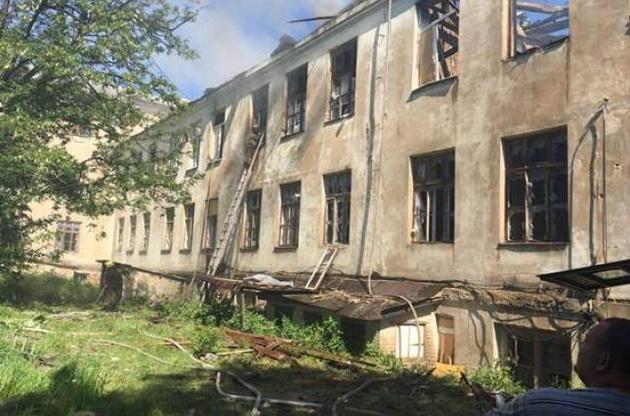 Боевики обстреляли школу в Красногоровке