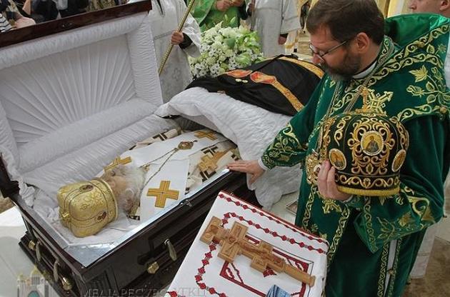 У Києві почалися похорони Любомира Гузара