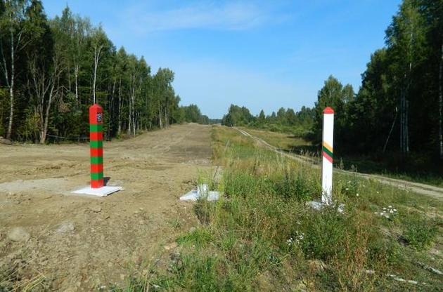 Литва начала строить металлический забор на границе с Россией