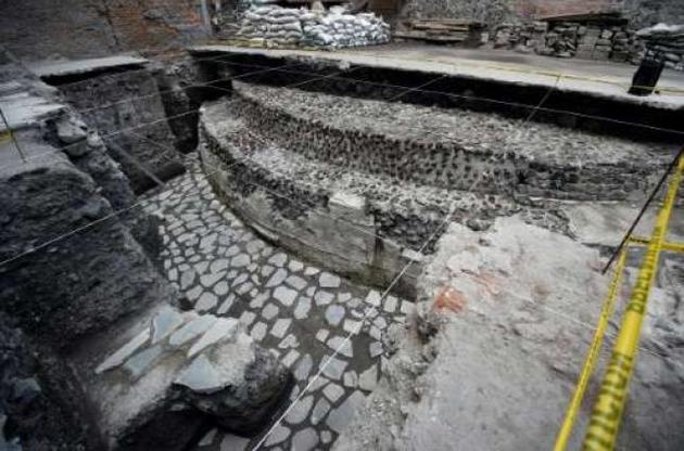 Археологи обнаружили древний ацтекский храм с площадкой для жертвоприношений