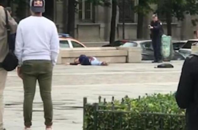 Полицейский нейтрализовал нападавшего огнем из пистолета