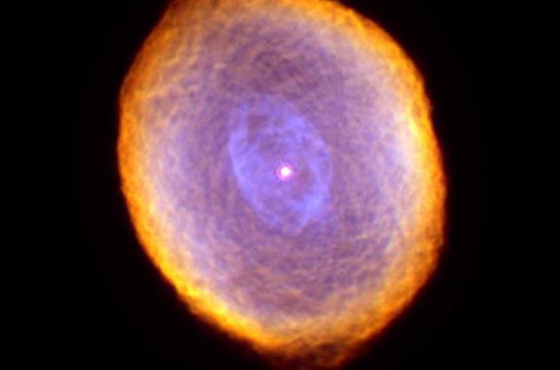 Туманность Спирограф располагается на расстоянии двух тысяч световых лет от Земли