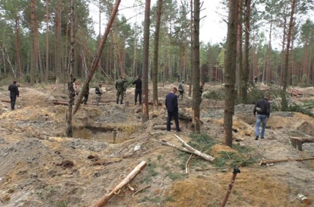 В Ровенской области нелегальные копатели янтаря избили полицейских